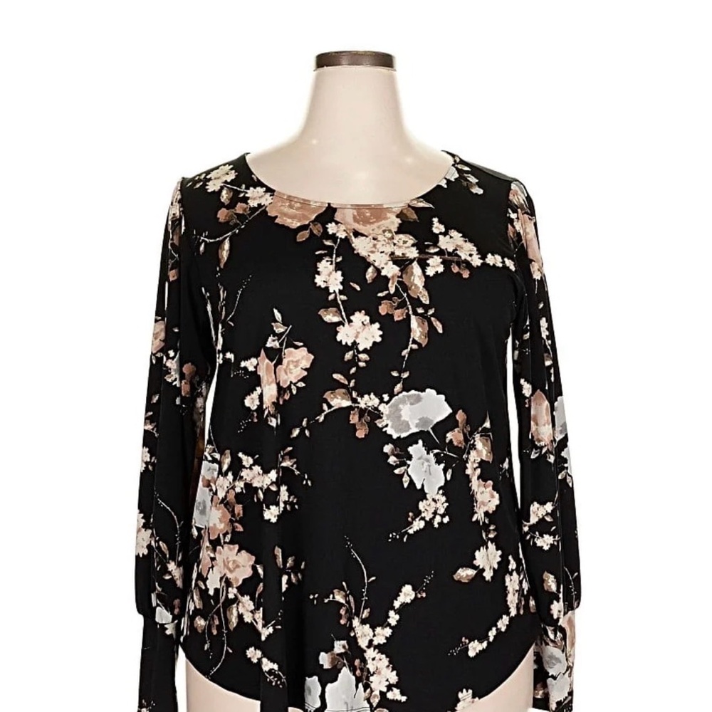 Women’s Plus Size Karen Kane Long Sleeve Blouse Size 3X.